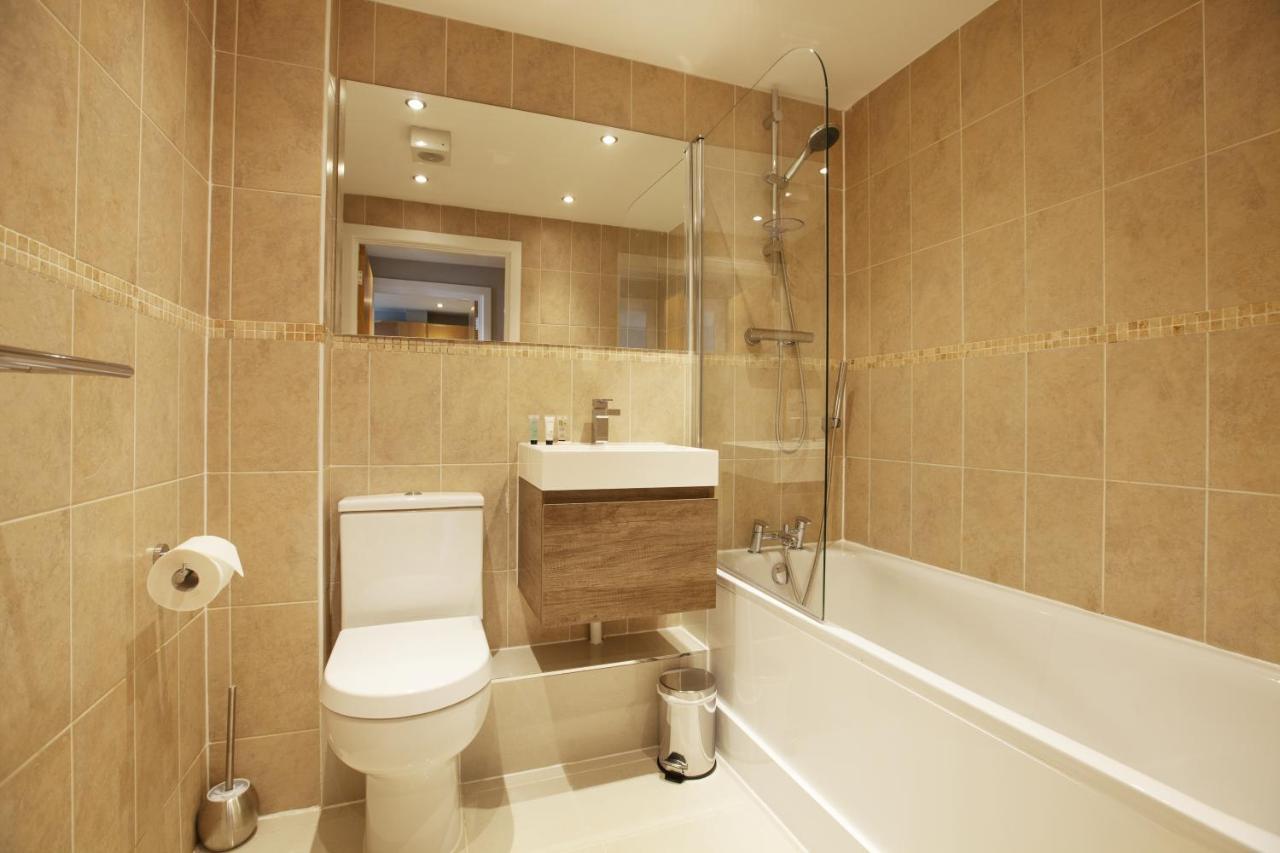 Urban Living'S - The Wesley Beautiful City Centre Apartment With Balcony オックスフォード エクステリア 写真