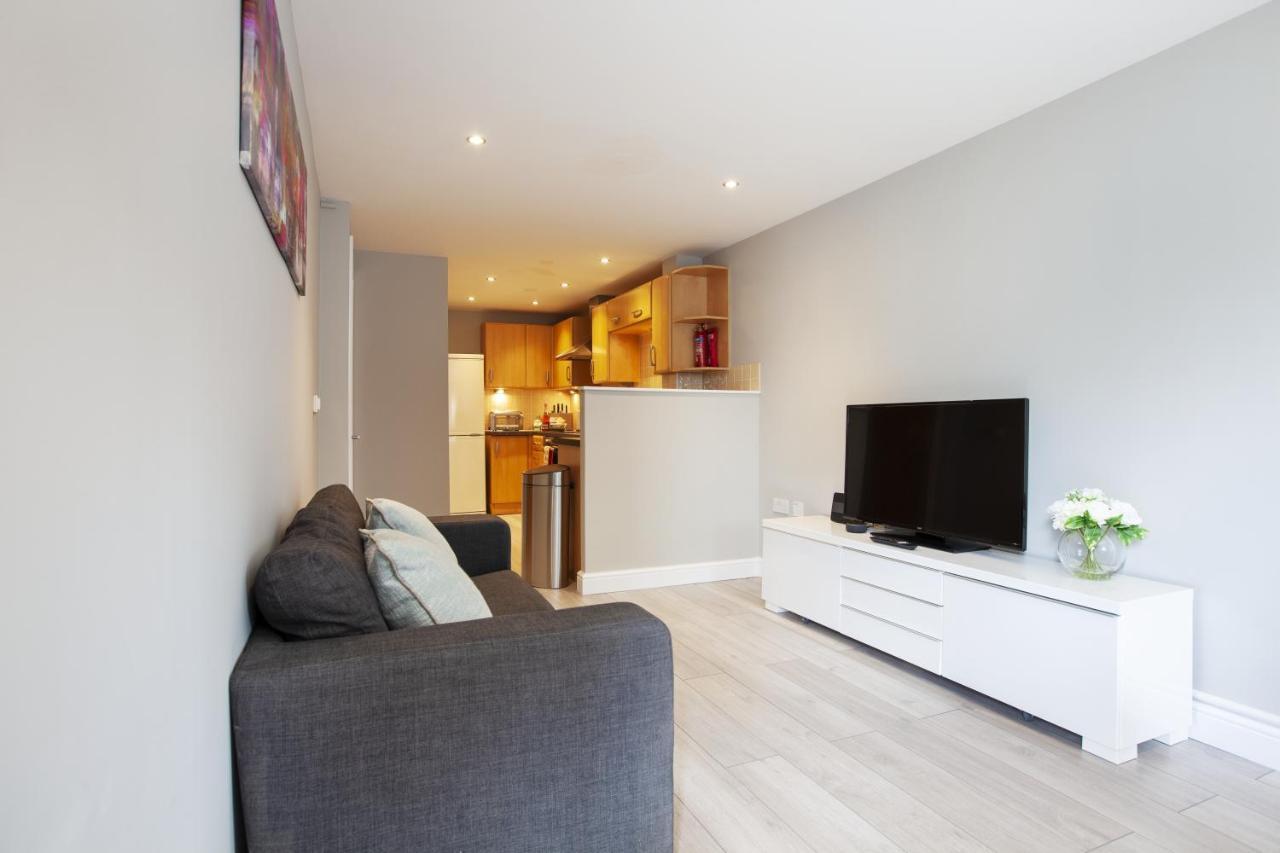 Urban Living'S - The Wesley Beautiful City Centre Apartment With Balcony オックスフォード エクステリア 写真