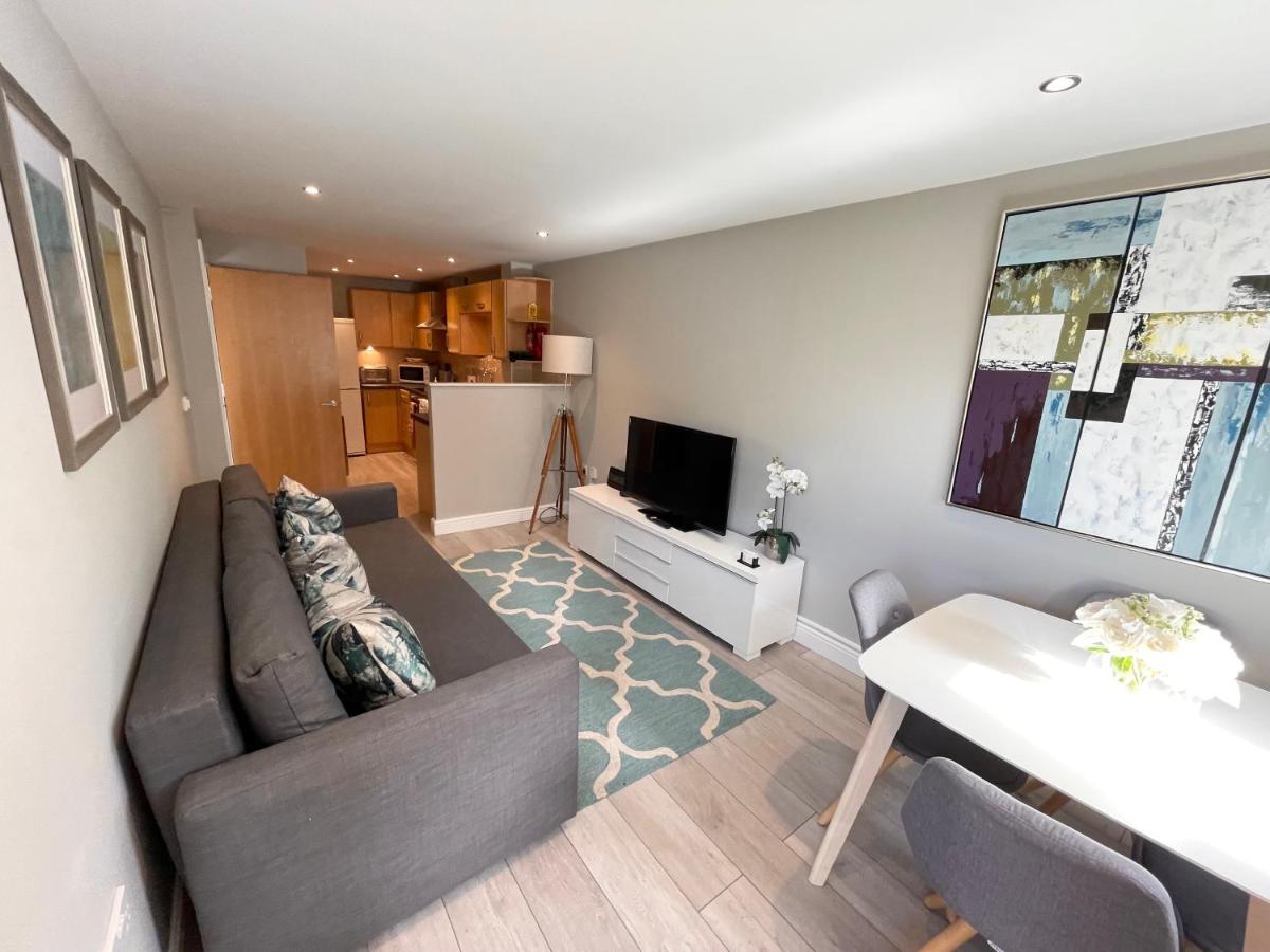 Urban Living'S - The Wesley Beautiful City Centre Apartment With Balcony オックスフォード エクステリア 写真