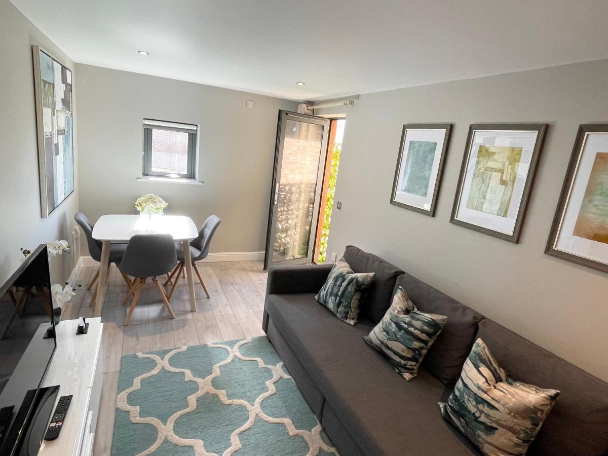 Urban Living'S - The Wesley Beautiful City Centre Apartment With Balcony オックスフォード エクステリア 写真